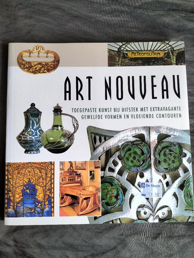 Art Nouveau (uitgave van Atrium), Ophalen of Verzenden, Zo goed als nieuw