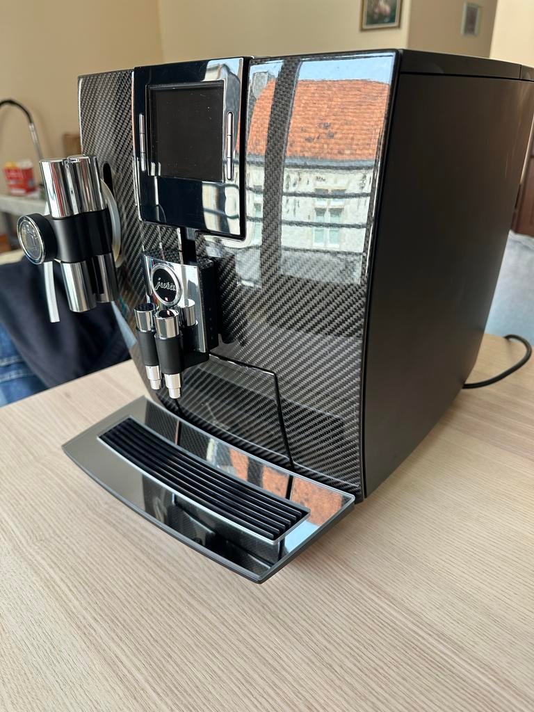 Jura j95 Carbon - Volautomatische Koffiemachine, Ophalen, Afneembaar waterreservoir, 10 kopjes of meer, Koffiemachine