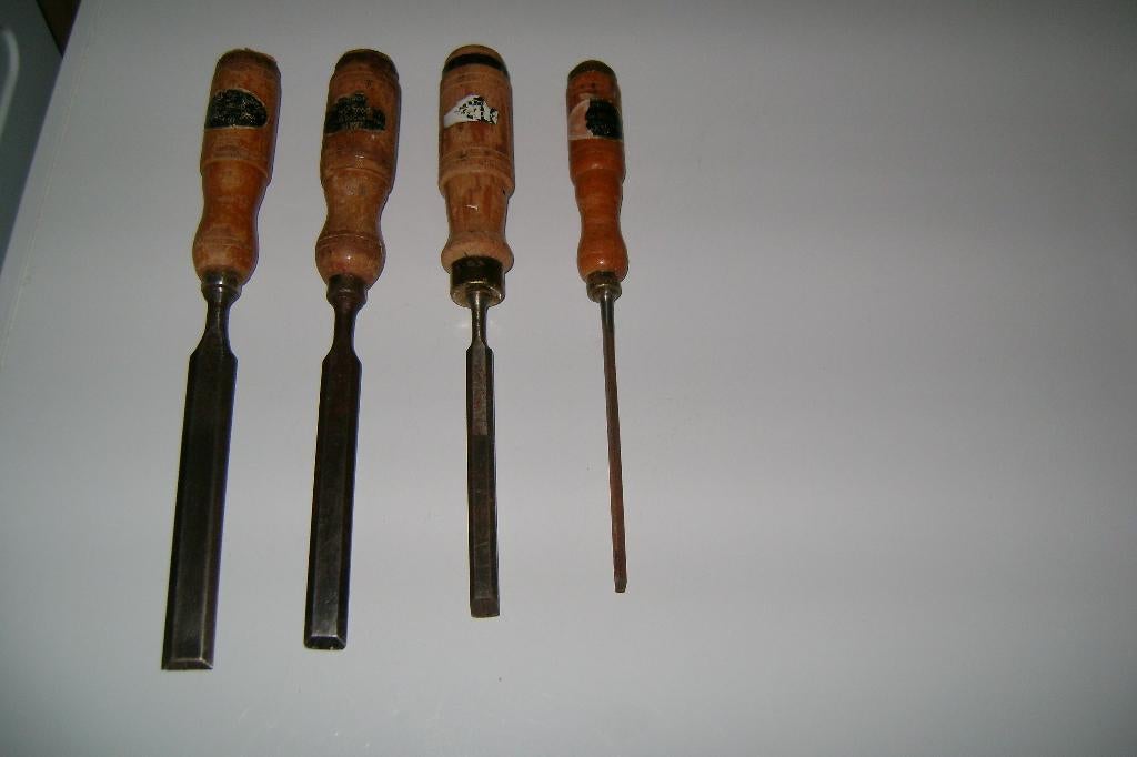 Nooitgedagt houtbeitels, Ophalen