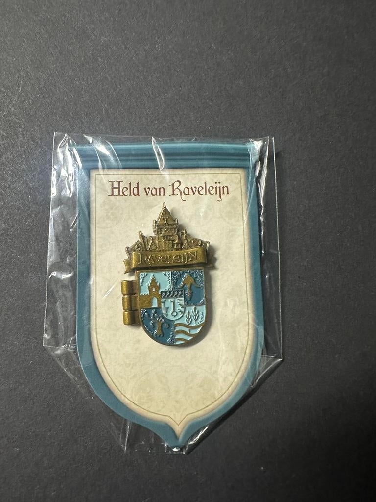 Efteling pin held van Raveleijn, Verzamelen, Efteling, Ophalen of Verzenden, Zo goed als nieuw, Button of Speldje