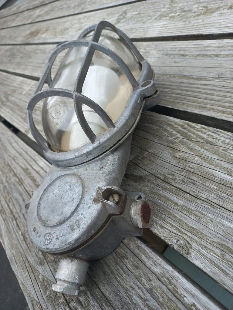 Vintage Industriële Wandlamp - Gietaluminium Scheepslamp, Antiek en Kunst, Antiek | Lampen, Ophalen of Verzenden