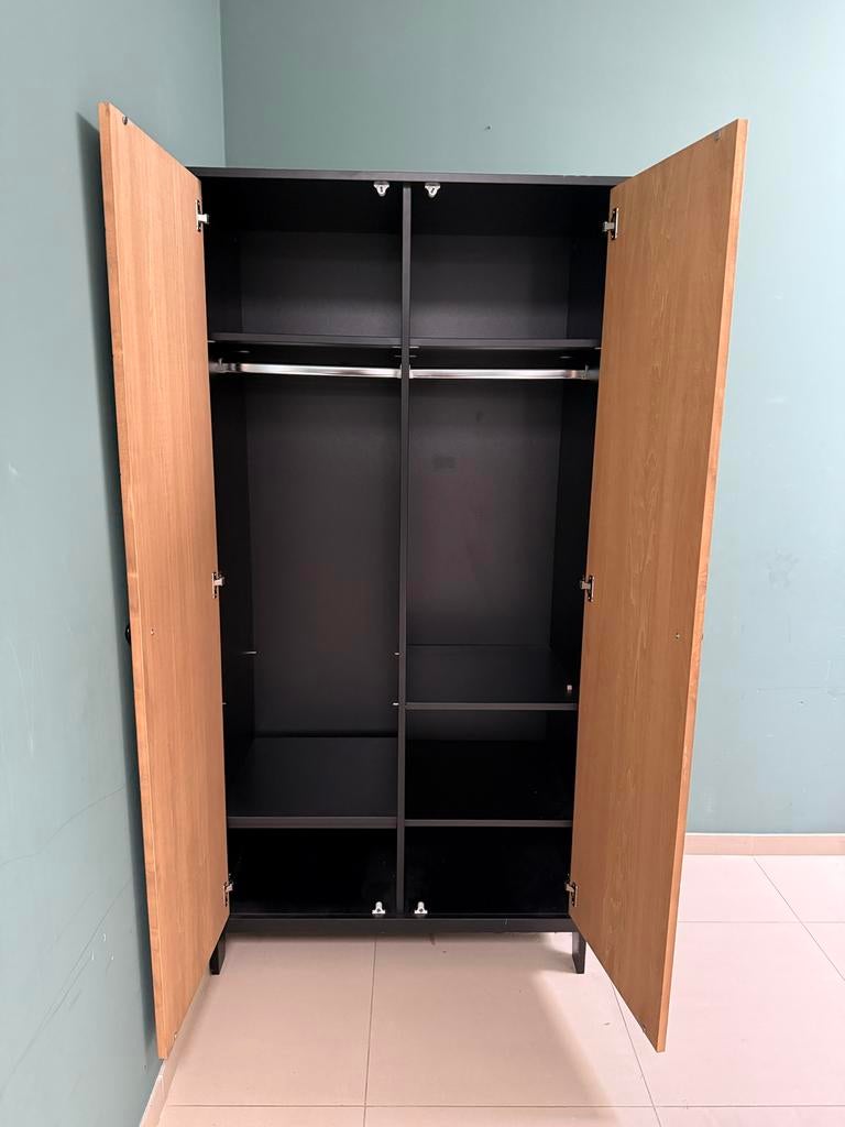 Zwart ledikant met commode en bijpassende kledingkast, Kinderen en Baby's, Ophalen, Gebruikt, 50 tot 70 cm, 100 cm of meer