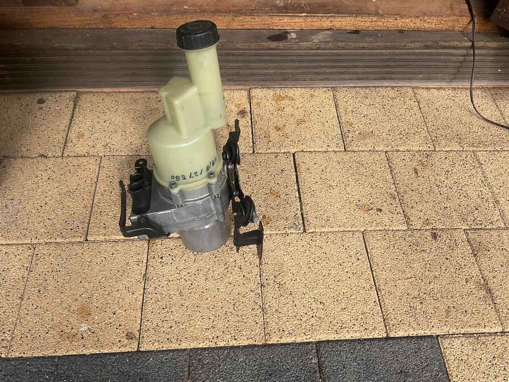 Stuurpomp  peugeot/citroen / toyota, Ophalen of Verzenden, Peugeot