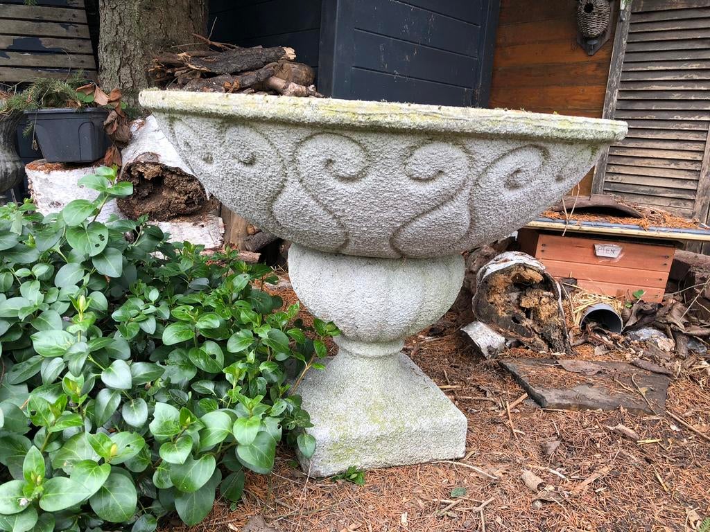 Betonnen plantenbak, Tuin en Terras, Tuinvazen, Ophalen of Verzenden, Zo goed als nieuw