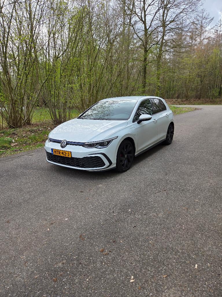Volkswagen Golf 8 GTE | Lage km | 2021| Wit | DSG, Stof, Euro 6, 4 cilinders, Navigatiesysteem