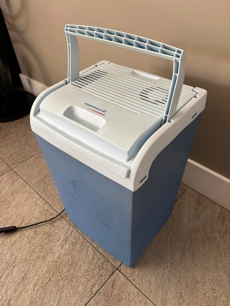 Vierkante  electrolux koelbox el 12 volt, Ophalen of Verzenden, Zo goed als nieuw, Elektrisch