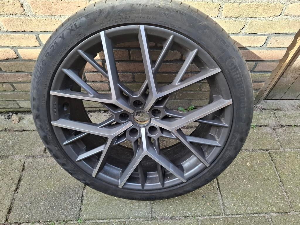Nissan X-Trail T33 Borbet velgen 245/40 R21 Continental, Auto-onderdelen, Banden en Velgen, Ophalen, 245 mm, Zomerbanden
