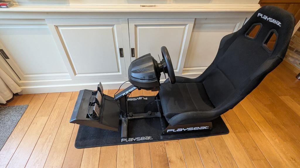 PlaySeat Evolution actifit met Thrustmaster T300 RSGT, Spelcomputers en Games, Spelcomputers | Sony PlayStation Consoles | Accessoires