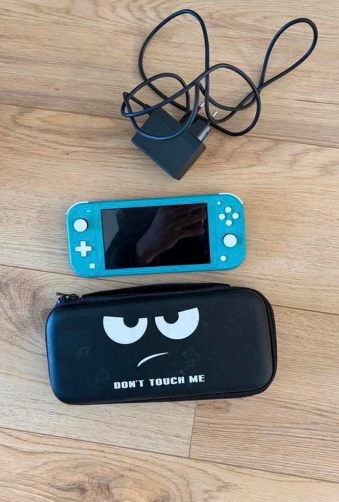 Nintendo Switch Lite Turquoise met hoes en lader, Sn, Met beschermhoes of tas, Turquoise, Sn