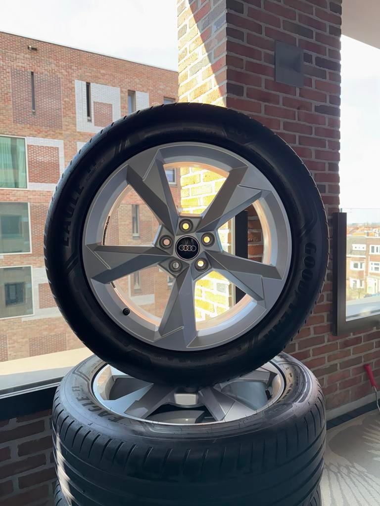 Orginele Audi Q3 19 inch velgen met Goodyear zomerbanden, Auto-onderdelen, Banden en Velgen, Gebruikt, Banden en Velgen, 235 mm