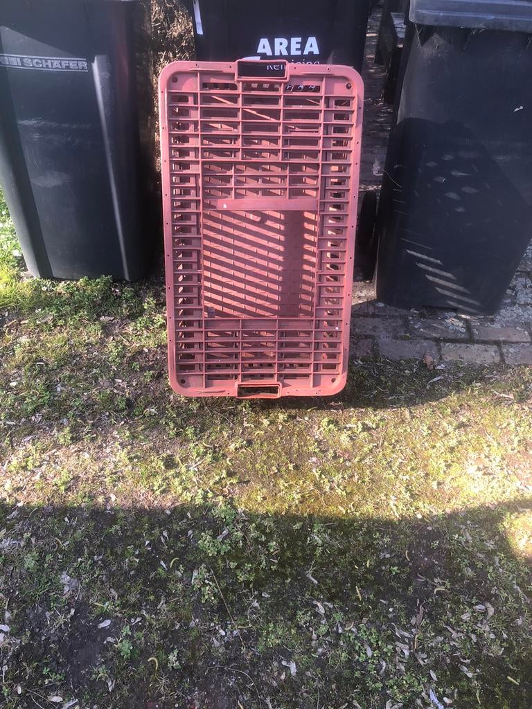 Kippenkrat., 60 tot 80 liter, Ophalen, Gebruikt