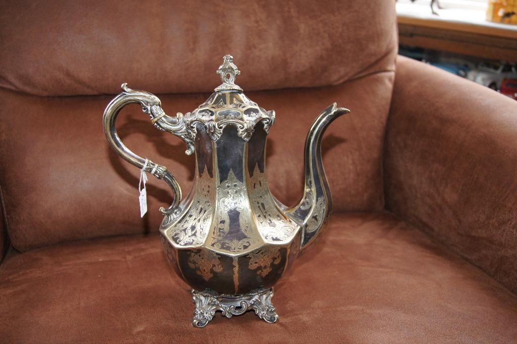 Thee / Koffiepot ( Graveerd, Ophalen of Verzenden