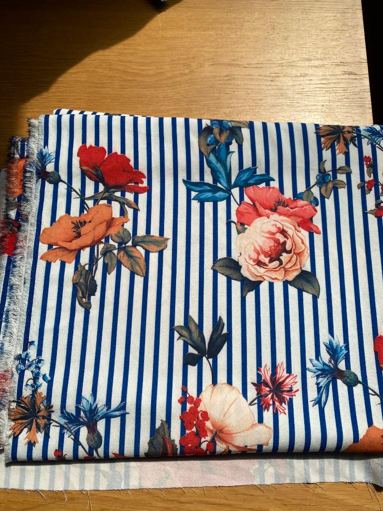 Viscose crepe, 200x150, 120 cm of meer, Ophalen of Verzenden, Katoen, Nieuw