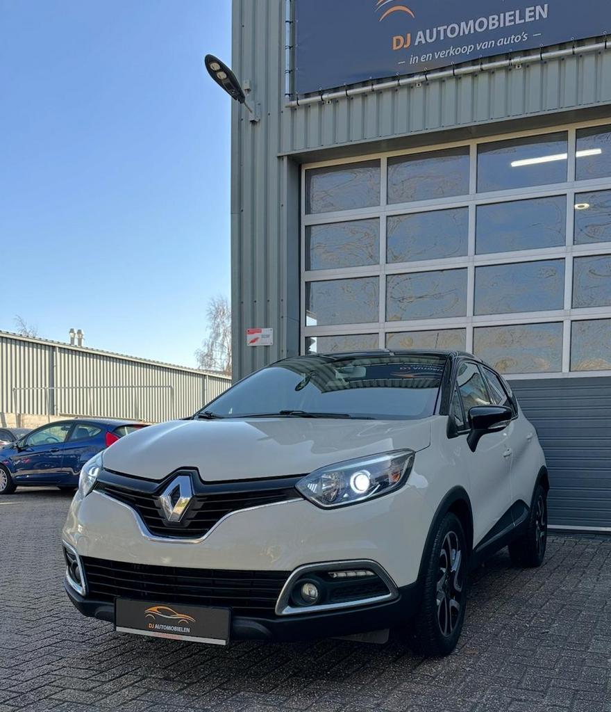 Renault Captur 0.9 TCE 90 2016 Wit, Auto's, Renault, Voorwielaandrijving, 898 cc, Stof, Zwart