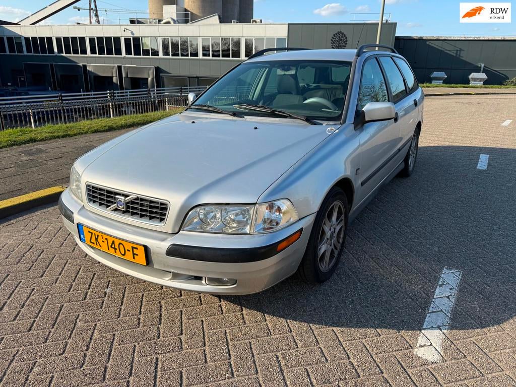Volvo V40 1.8 Europa, 4 cilinders, 122 pk, 665 kg, Handgeschakeld