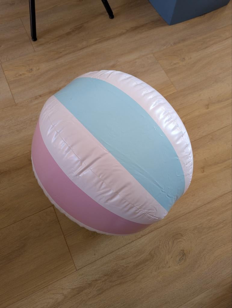Beach ball from Hema, Ophalen, Bal