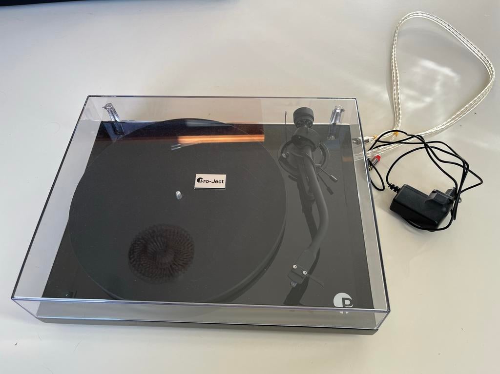 Pro-Ject debut III s audiophile platenspeler, Ophalen of Verzenden, Zo goed als nieuw, Platenspeler, Overige merken