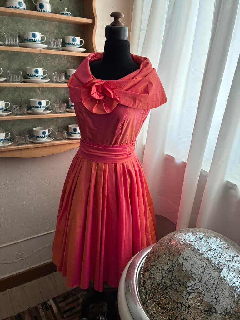 BELLEZZA COUTURE DRESS CHIFFON ZIJDE KORAAL, Verzenden, Zo goed als nieuw, Maat 36 (S), Overige typen