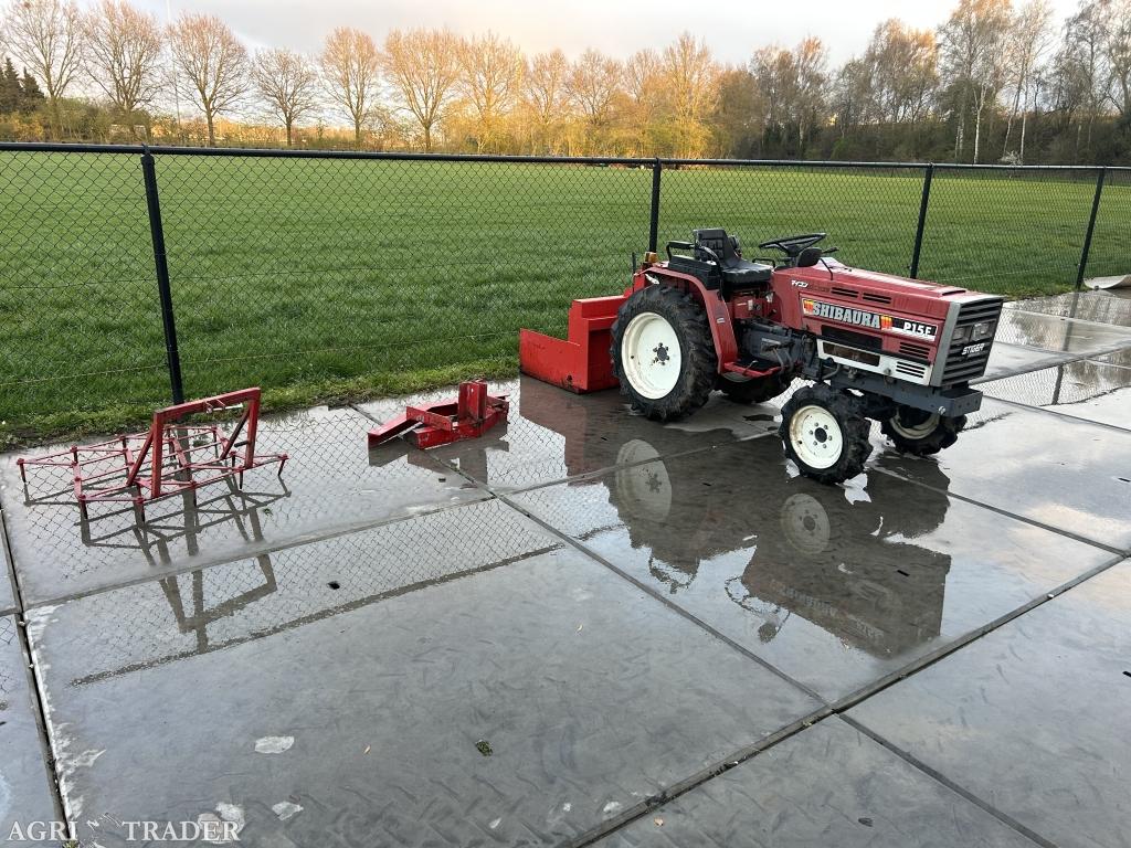 Mooie shibaura P15F met werktuigen, Sb, Sb, Sb