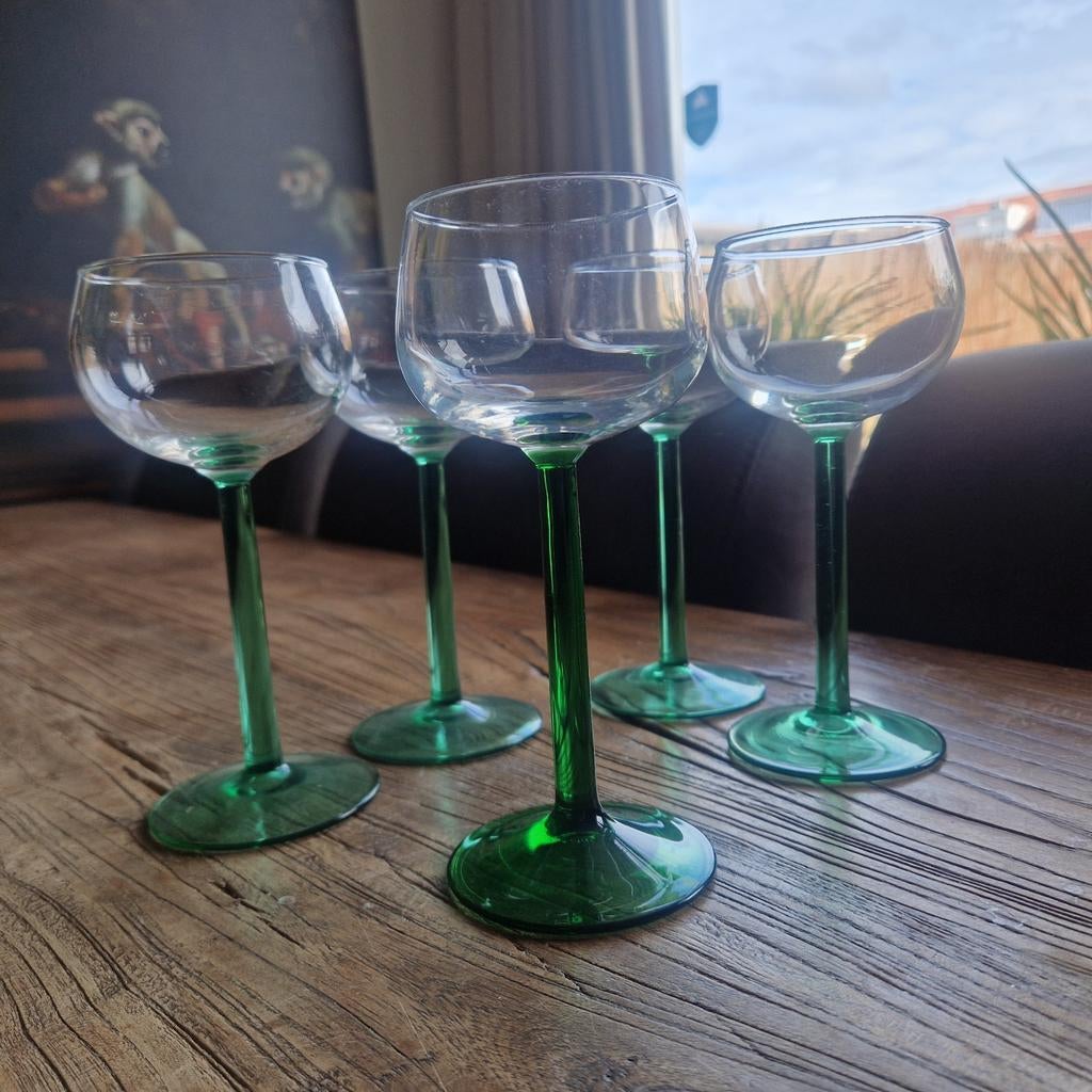 5 vintage Luminarc  wijnglazen met groene voet, Antiek en Kunst, Ophalen of Verzenden