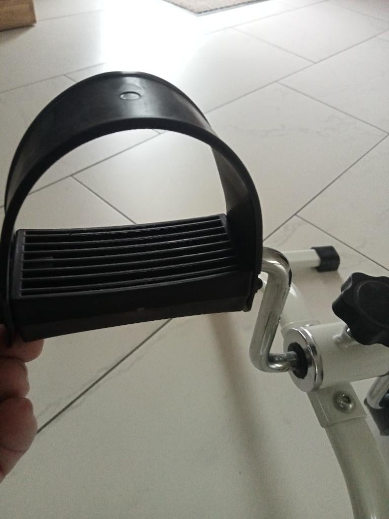 Fiets trainer voor thuis (fysio en conditie), Sport en Fitness, Fitnessmaterialen, Ophalen, Zo goed als nieuw, Benen, Overige typen