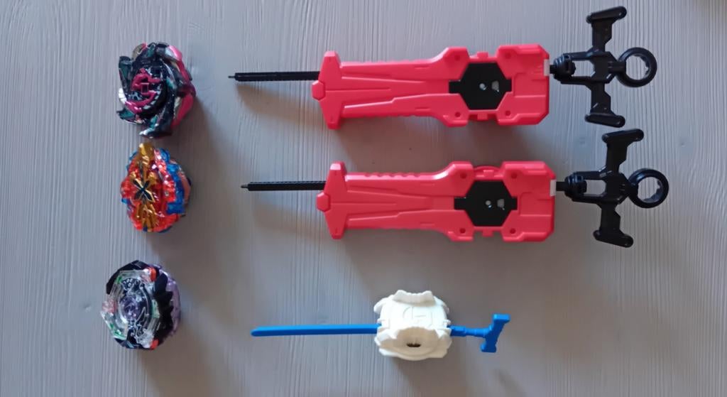 Beyblade Burst launchers en tolletjes, Ophalen, Zo goed als nieuw