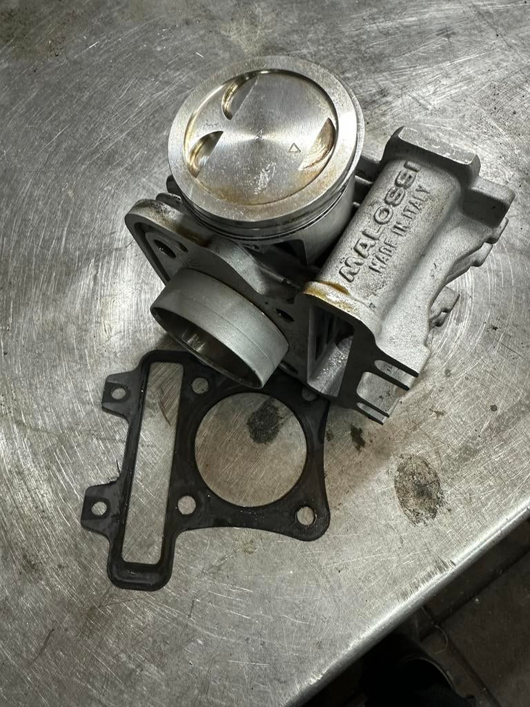 Zo goed als nieuwe Malossi 80cc 4T 3V iGet cilinder zuiger, Ophalen, Zo goed als nieuw, Cilinder