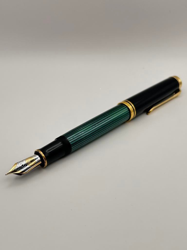 Two-chick Pelikan Souverän M800 Zwart/Groen Vulpen, fine (F), Ophalen of Verzenden, Zo goed als nieuw