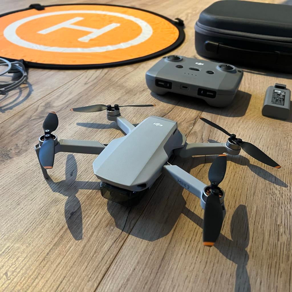 DJI Mini 2 Drone + accessoires, Gebruikt, Cameradrone, 5 tot 10 kilometer, Bediening via smartphone