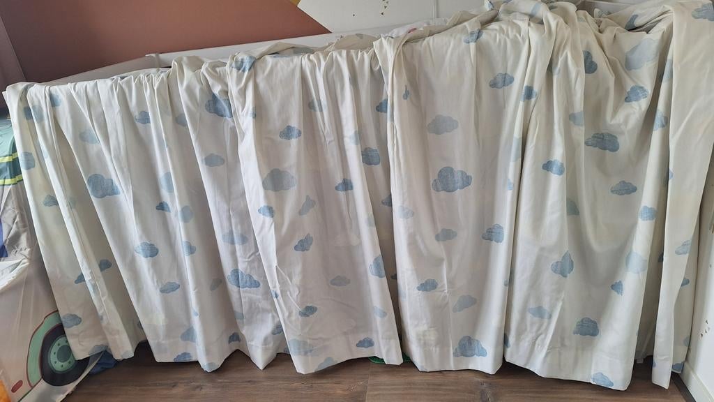 Gordijnen babykamer 4,0m breed x 1,8m hoog, Ophalen, Wit, Zo goed als nieuw, 200 cm of meer