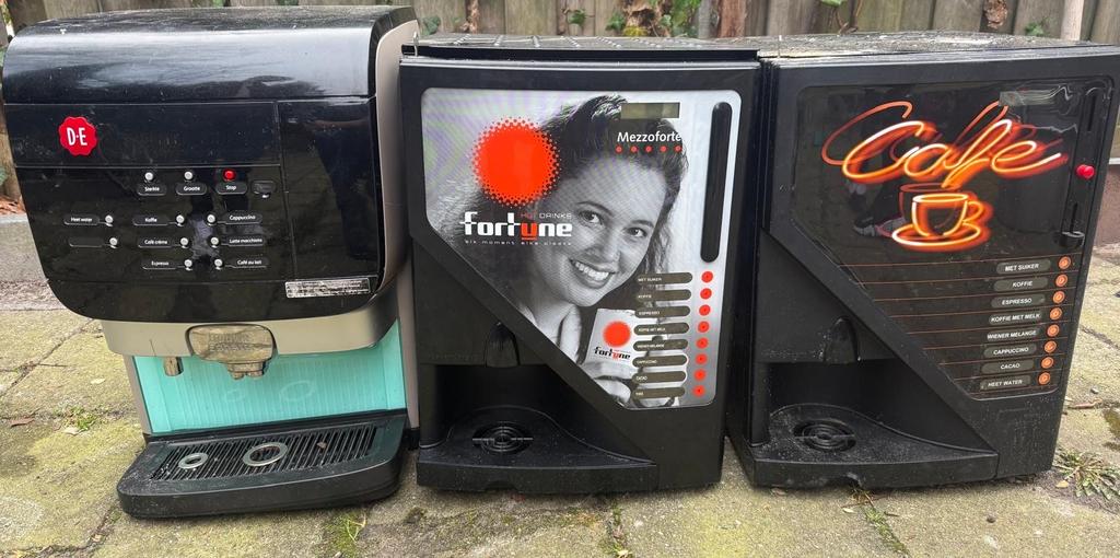 3 Koffiemachines - D-E, Fortune, Café, Witgoed en Apparatuur, Koffiezetapparaten, Gebruikt, 10 kopjes of meer, Koffiemachine, Koffiebonen