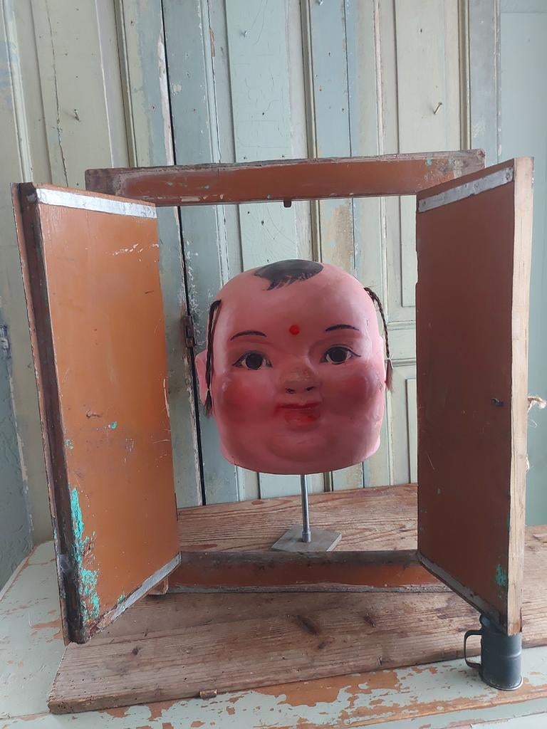 Heel oud luikje met kozijntje voor decoratie of fotoshoots, Ophalen of Verzenden