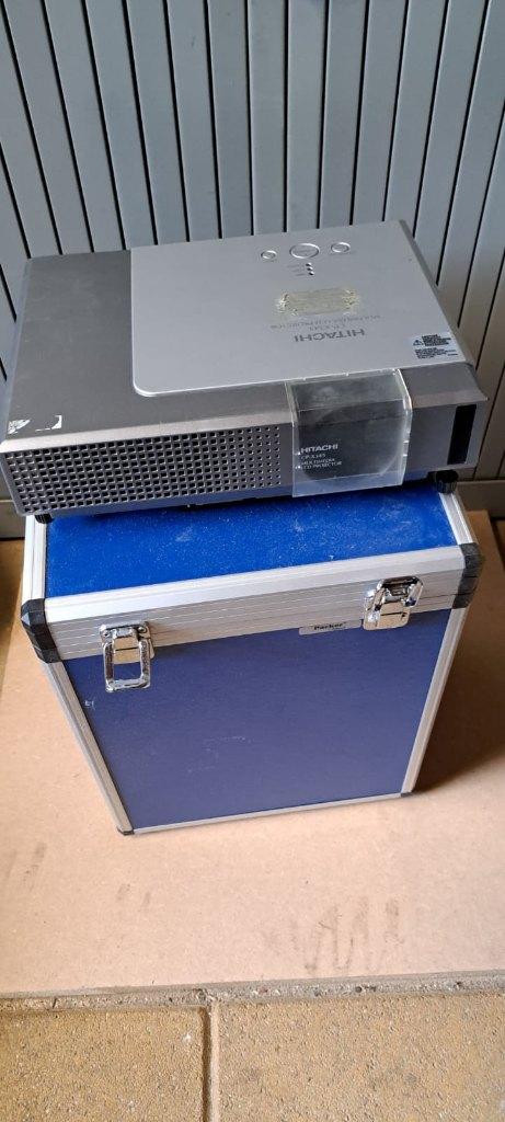hitachi beamers 2 stuks, Ophalen, Gebruikt, Overige resoluties