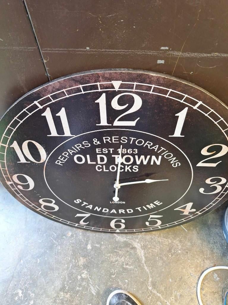 klok te koop, Huis en Inrichting, Ophalen of Verzenden, Gebruikt, Analoog, Wandklok