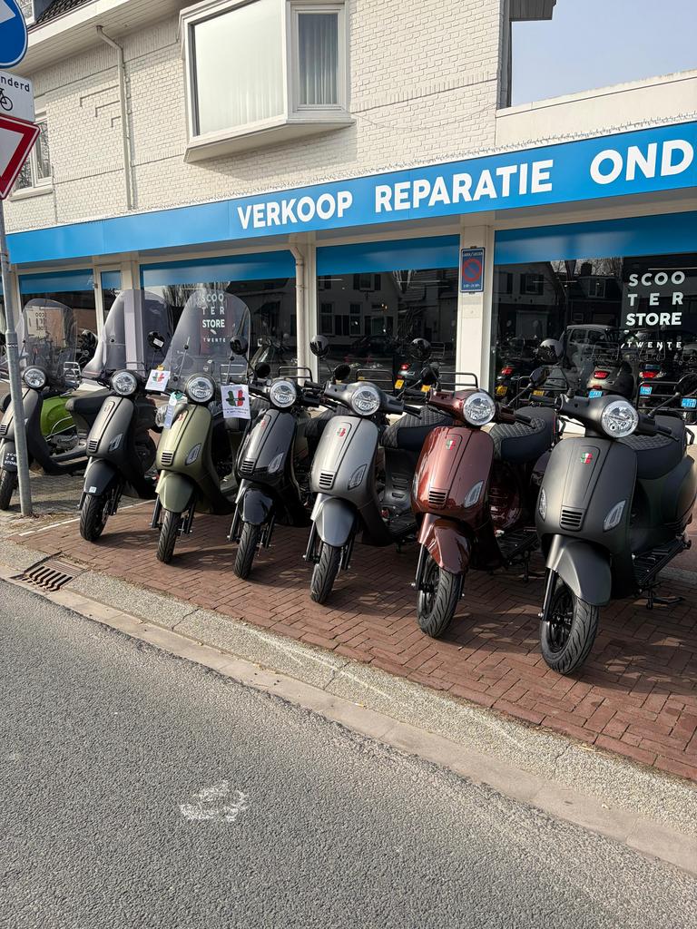 🇮🇹NIEUWE GTS TOSCANA SCOOTERS🇮🇹 25&45 km 3jaar GARANTIE, Fietsen en Brommers, Snorfietsen en Snorscooters, Ophalen of Verzenden