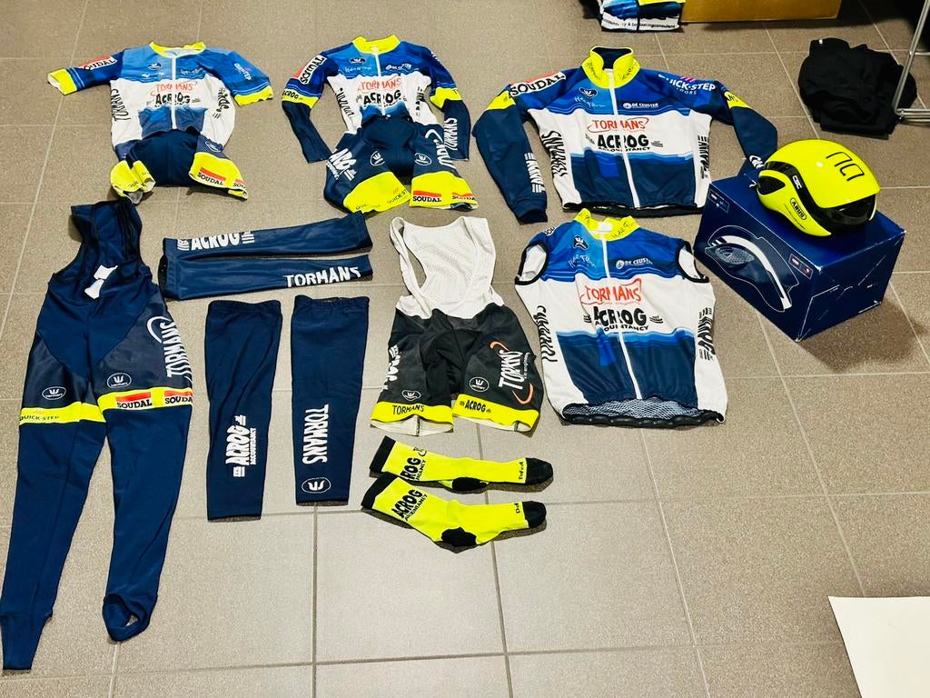 Wielrenpak snelpak wielrenshirt wielrenbroek wielrenhelm XXS, XXS, Kinderen, Ophalen of Verzenden, Zo goed als nieuw