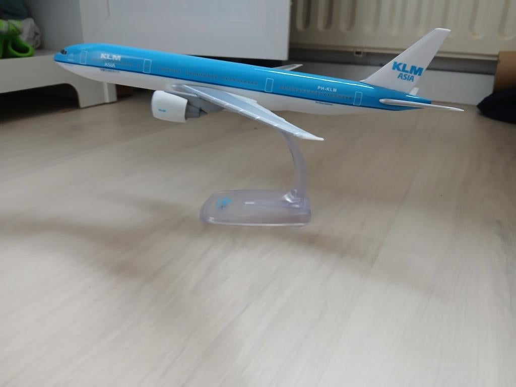 KLM Schaalmodel Boeing 777-200, 1:200 of kleiner, Zo goed als nieuw, Vliegtuig, Ophalen