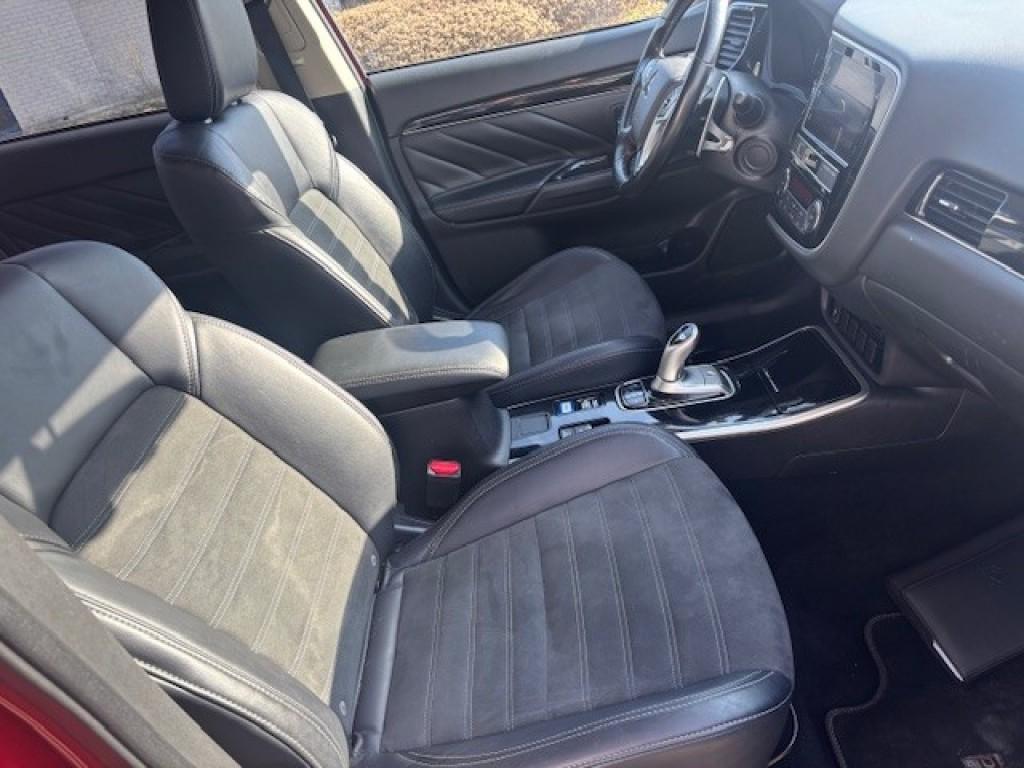 Mitsubishi OUTLANDER 2.4 PHEV Pure, 4 cilinders, 120 €/maand, Bedrijf, Vierwielaandrijving