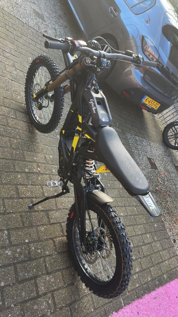 Surron light bee x 2025, Fietsen en Brommers, Brommers | Derbi, Ophalen, Zo goed als nieuw