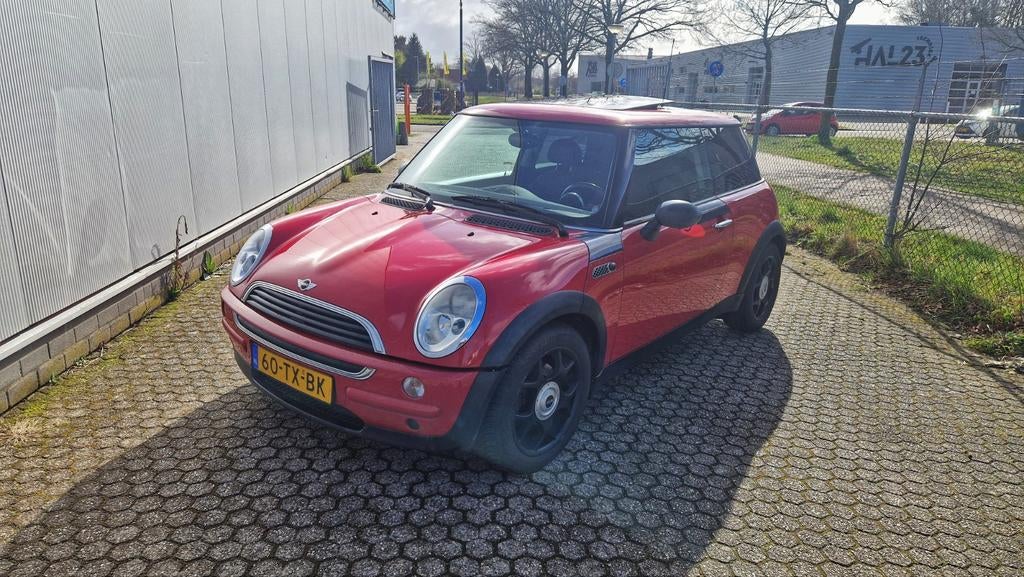 Mini one 1.6 - Stoelverwarming, Airco, panoramadak,lang apk, Auto's, Voorwielaandrijving, Stof, 4 cilinders, 4 stoelen
