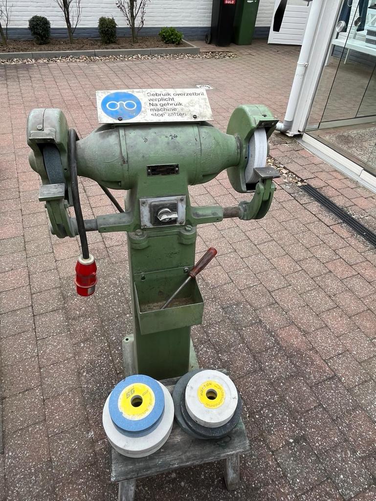 Industriële slijpmachine AEG DWS 200/800 M op standaard, Doe-het-zelf en Verbouw, Ophalen, Gebruikt, 700 tot 1000 watt, Werkbankslijpmachine