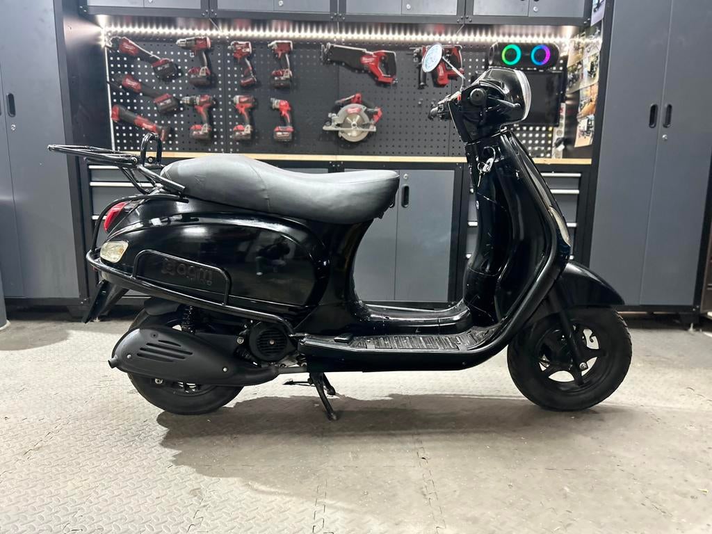BTC RIVA AGM VXE SCOOTER 50cc 4takt, Fietsen en Brommers, Scooters | SYM, Ophalen of Verzenden, Zo goed als nieuw, Benzine, Overige modellen