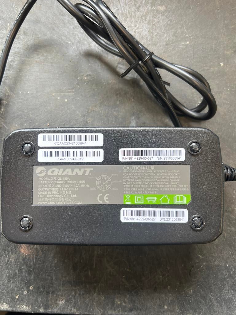 Giant acculader (origineel), Ophalen of Verzenden, Nieuw