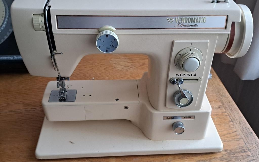 Naaimachine in prima staat. Vendex, Ophalen, Gebruikt, Naaimachine, Overige merken