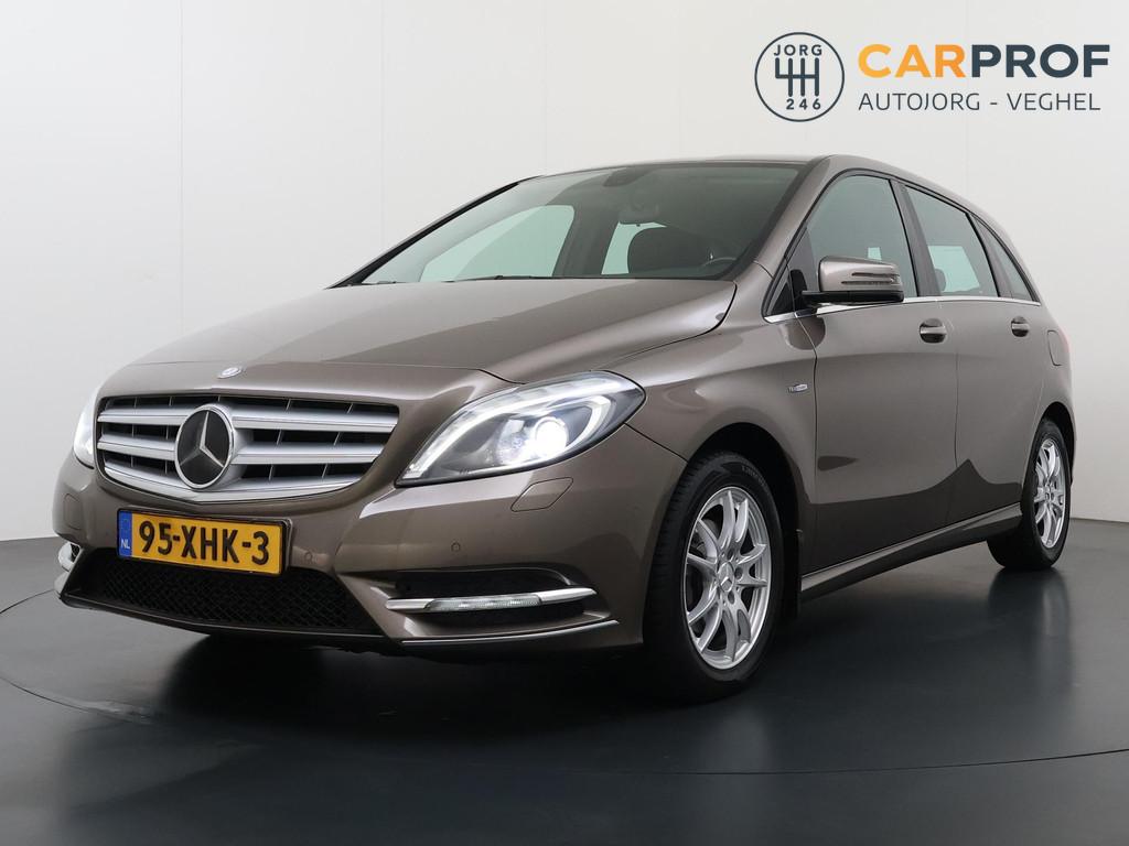 Mercedes-Benz B-klasse 180 Ambition, Gebruikt, 4 cilinders, 122 pk, Zilver of Grijs