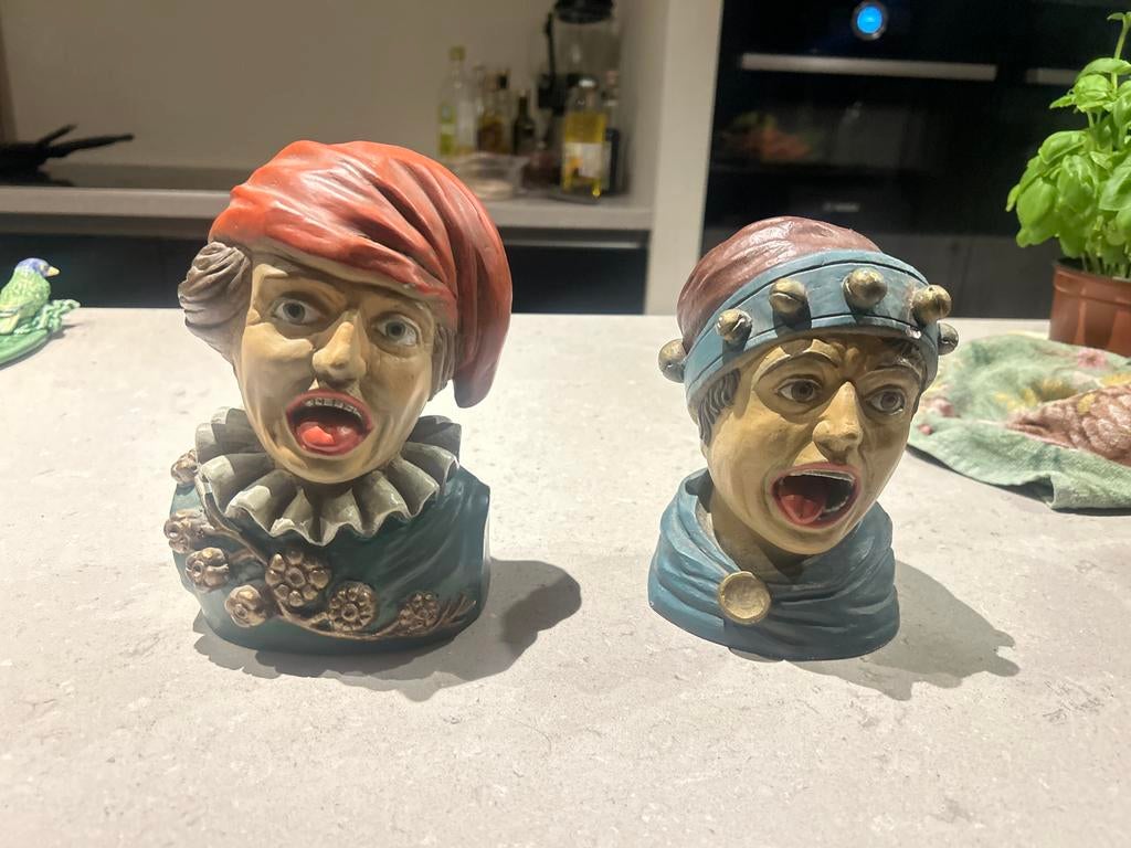 Twee antieke beeldjes van hoofden, Antiek en Kunst, Ophalen of Verzenden