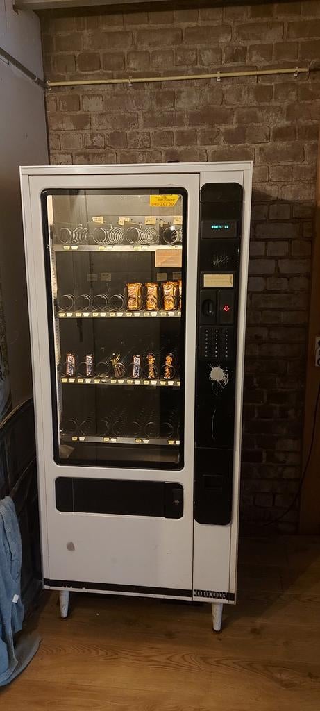 Snackautomaat te koop, Ophalen