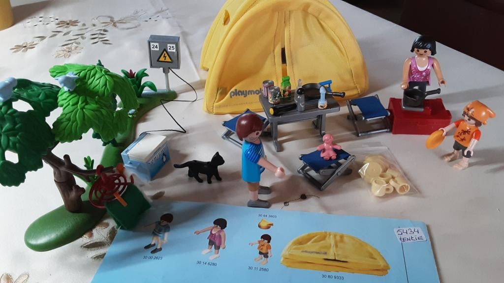 5435 tentje met gezin. Of bij camping., Ophalen of Verzenden, Zo goed als nieuw, Complete set