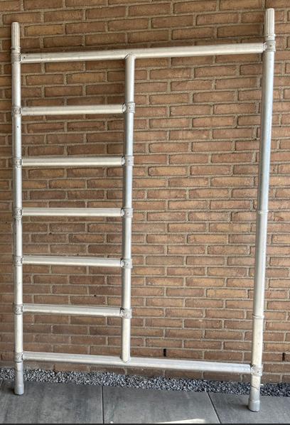 Skyworks doorloopframe nieuwstaat 2.00 cm x 1.35 cm, Doe-het-zelf en Verbouw, Steigers, Ophalen, Zo goed als nieuw, Rolsteiger of Kamersteiger