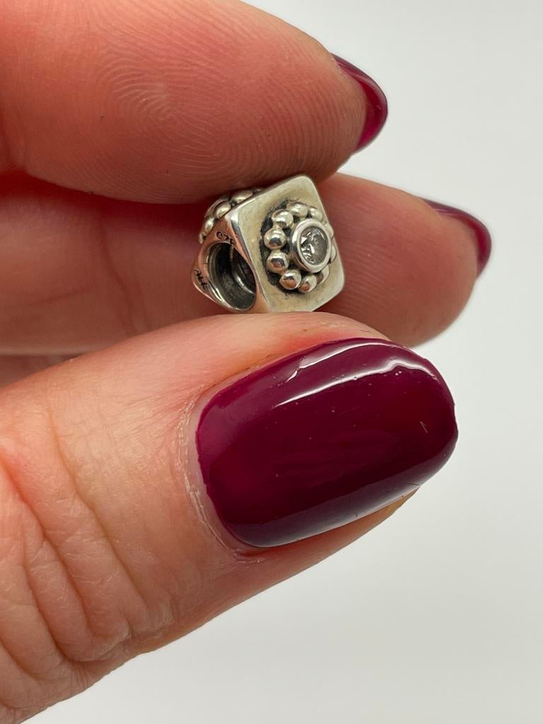 D362 Pandora zilveren bedel heldere steen, Pandora, Ophalen of Verzenden, X, 1 bedel